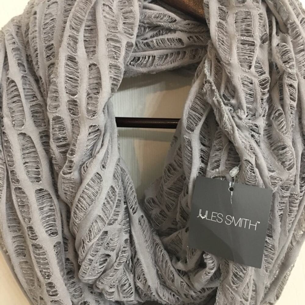 Jules Smith Gray Distressed Infinity Scarf NWT